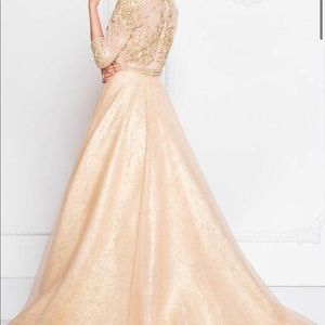 Brand new with tags Terani couture collared gown sz 16